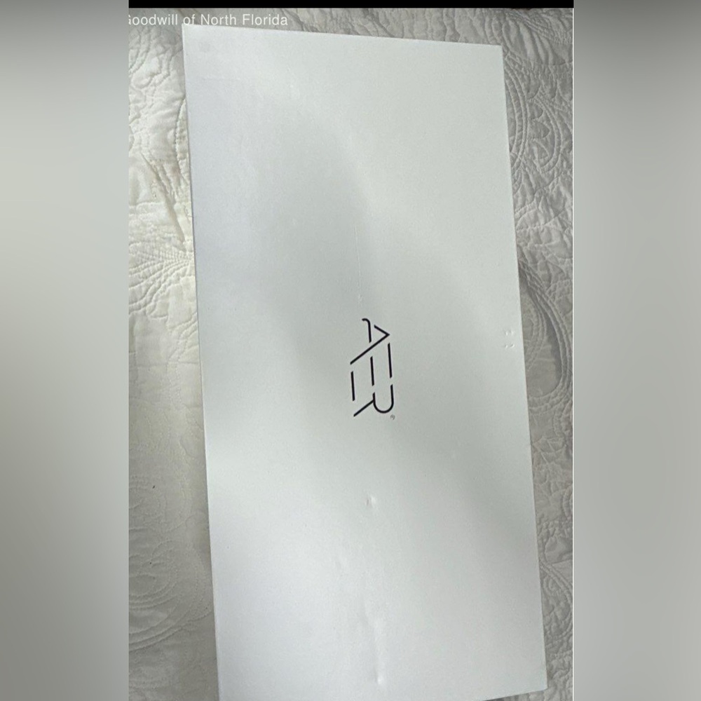 NIB- The AER Cordless Hair Dryer